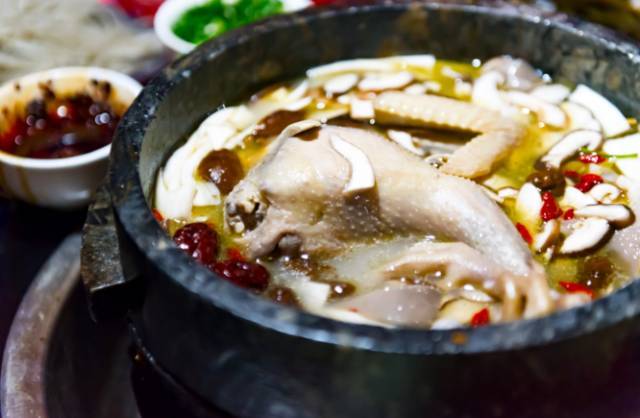 中国最美高速拉林公路,拉林高速为什么不收费