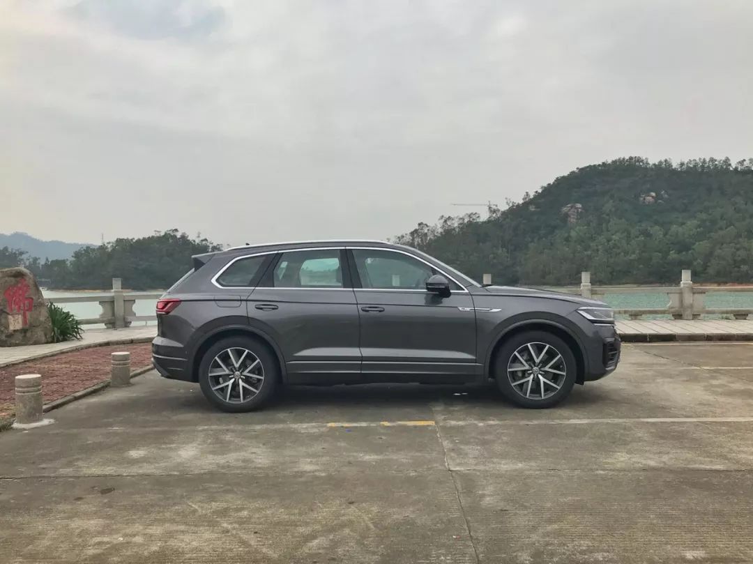 新老途锐,大众全新途锐最新消息