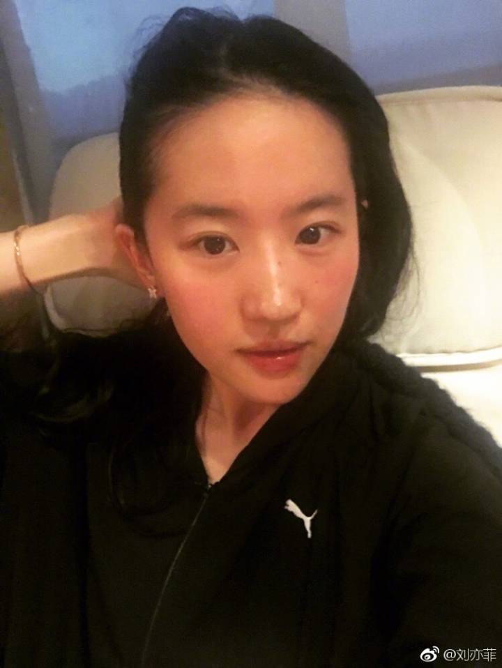 女星自拍晒合照,女星自拍晒照