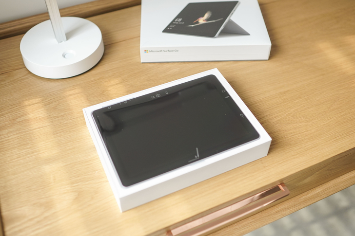 备机的首选，微软MicrosoftSurfaceGo开箱