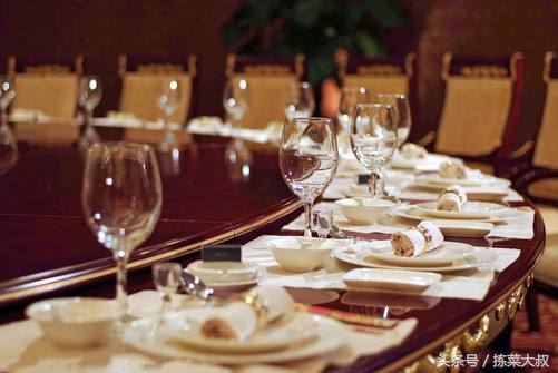 饭局酒桌套路技巧,中国酒桌十大饭局