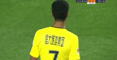 用生命救球,用生命救足球