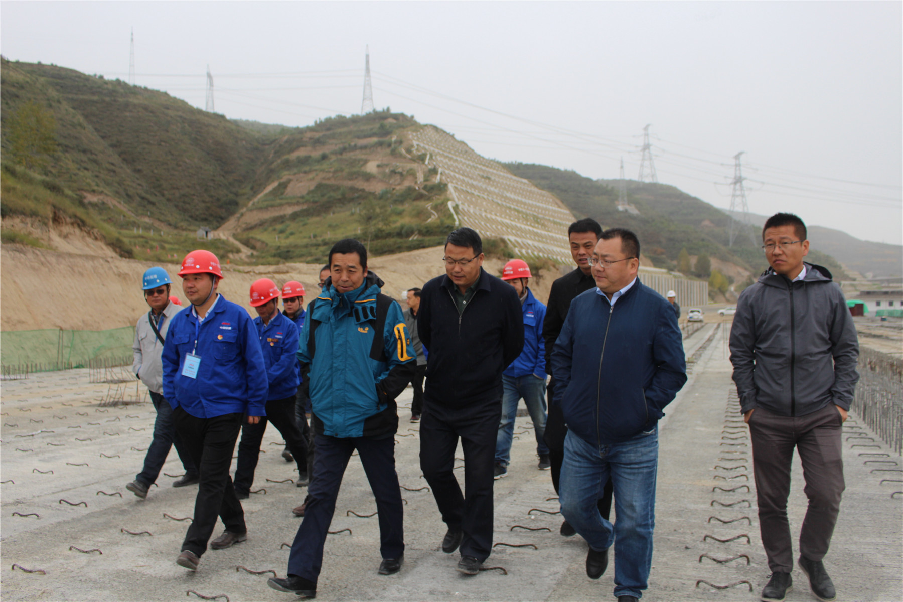 青海交投集团领导班子成员名单,领导慰问一线抢险工人