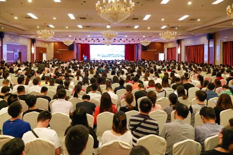 自豪四川,自豪韦世豪