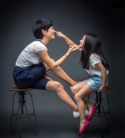 “哎呦你胸部下垂了！”“老娘挺过了！”