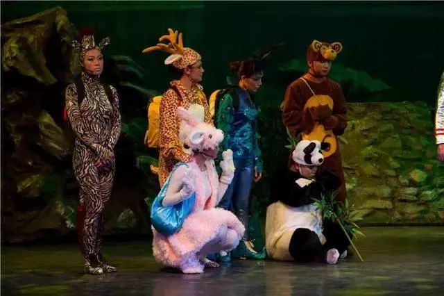 鍗楀畞閫傚悎鍎跨鐪嬬殑琛ㄦ紨,骞胯タ鍗楀畞鍎跨鍓у満