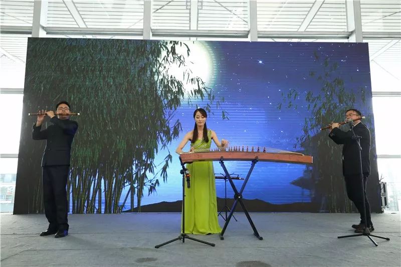 我看了很多场，玉屏的最特别……