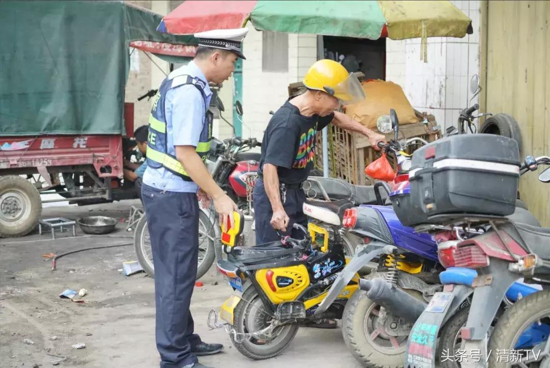 小学生当交警感受,成为交警