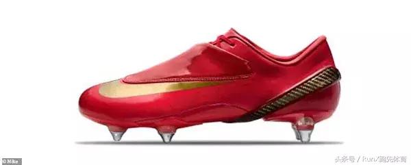 c罗15年踢曼城,c罗15代球鞋
