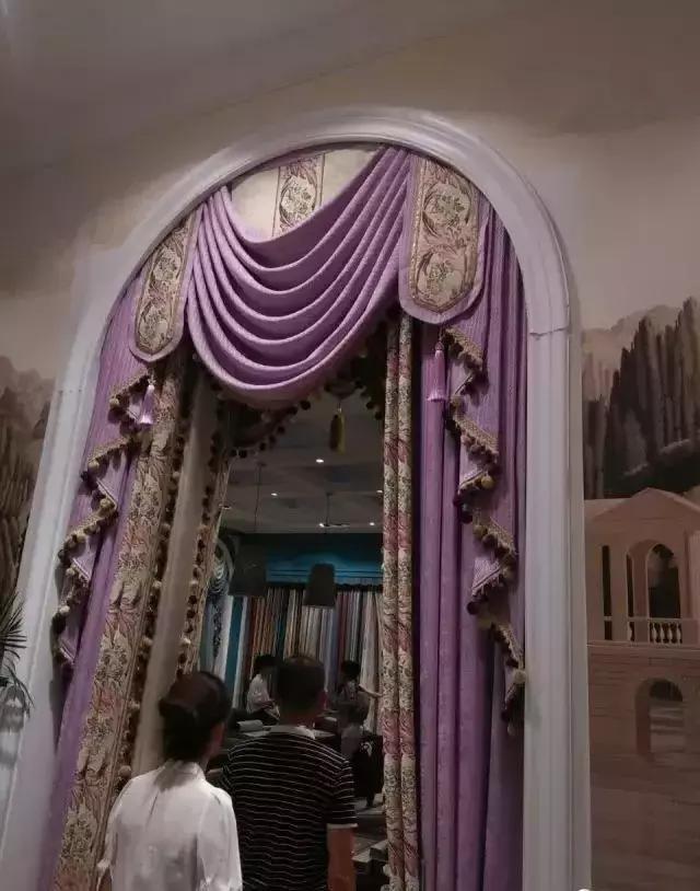 半圆弧窗幔窗帘效果图,别墅窗纱幔头效果图