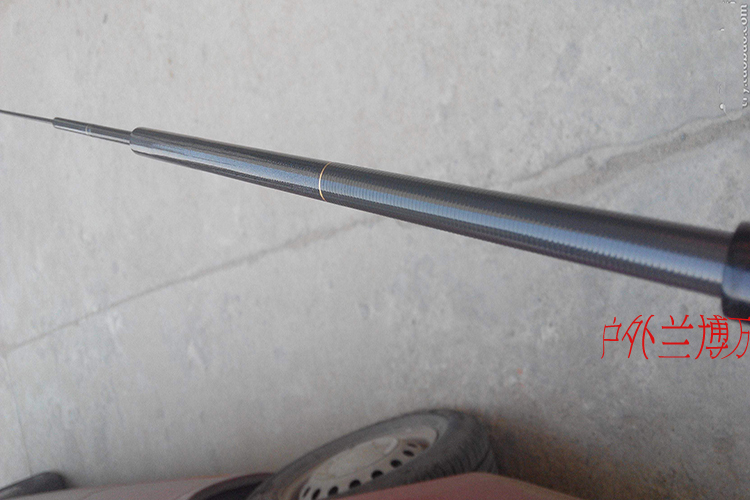 钓鱼时鱼竿卡住不要慌,熟读这些应对办法,让你轻松应对