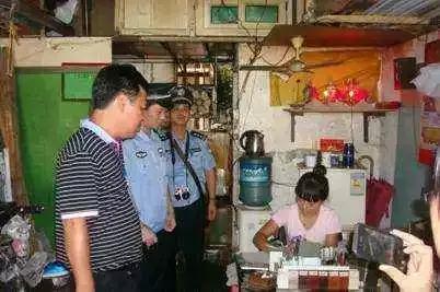 火火火大塘北江流域一货船冒滚滚黑烟