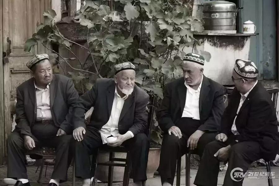 一把吉他一台车,一把吉他露营