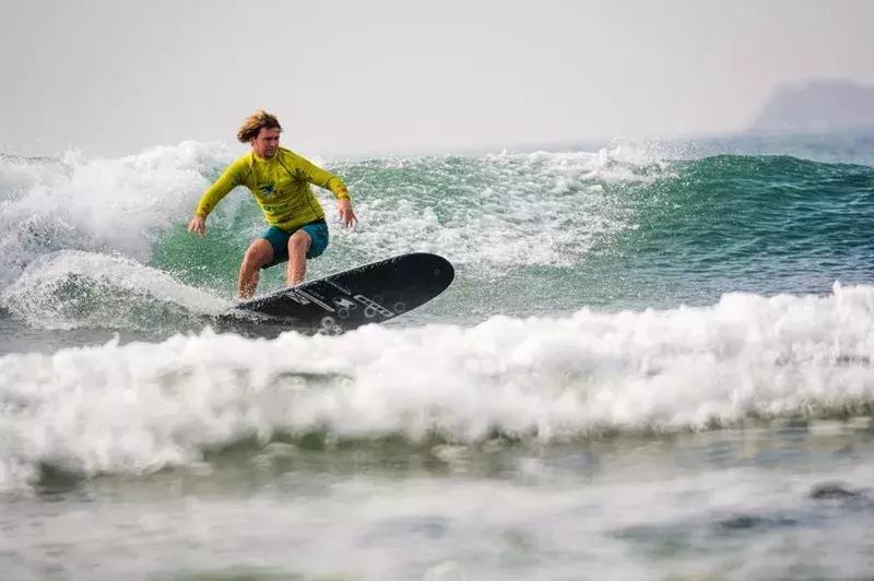 海南万宁日月湾冲浪攻略,海南日月湾冲浪