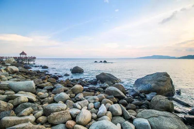 海南万宁日月湾冲浪攻略,海南日月湾冲浪