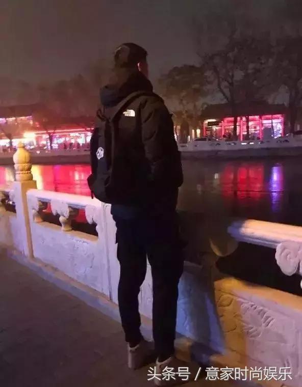 采访别人一身衣服多少钱,采访男生一身穿搭几十万