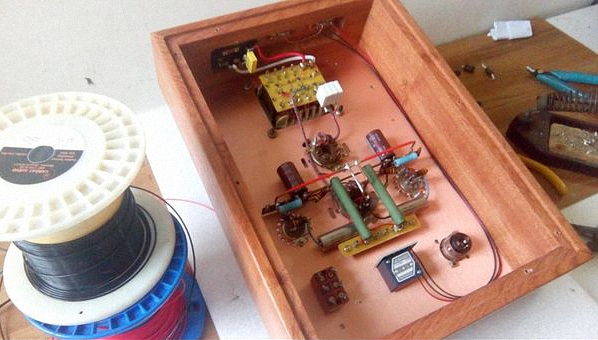 电子管耳放，低廉的投入却有万元的音色魅力，适合真正的发烧友