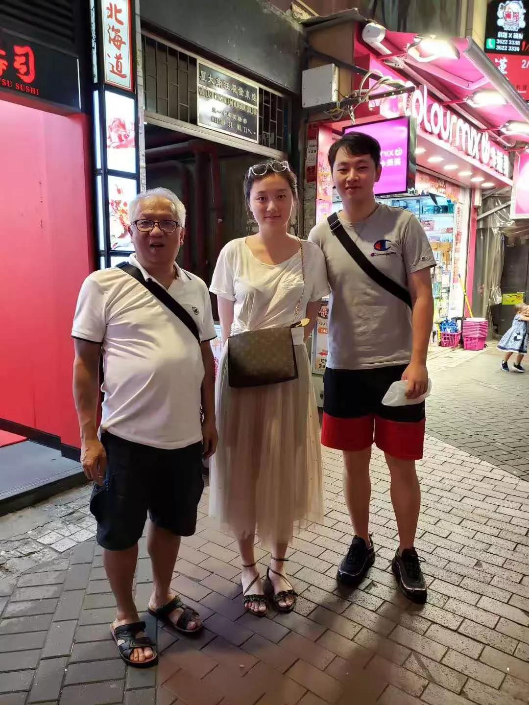 香港凤凰卫视主持人采访李嘉诚,香港凤凰卫视研学