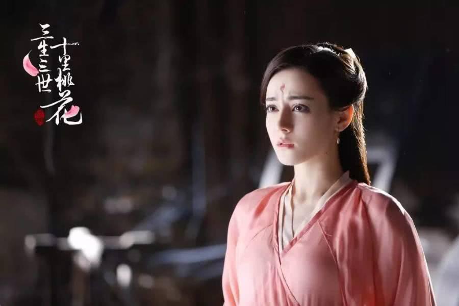 “金鹰女神”迪丽热巴，做好演员一辈子的事