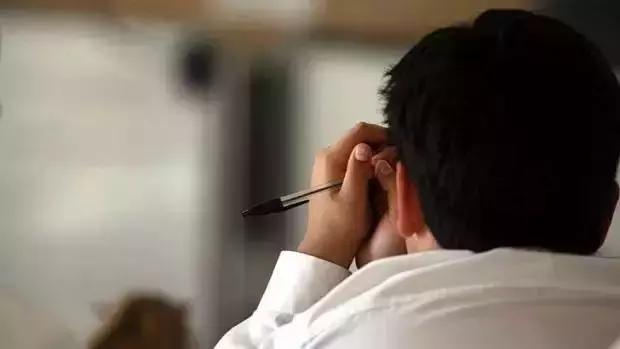 18岁中国留学生跃轨自杀，当场死亡！“我并没有想象的快乐”