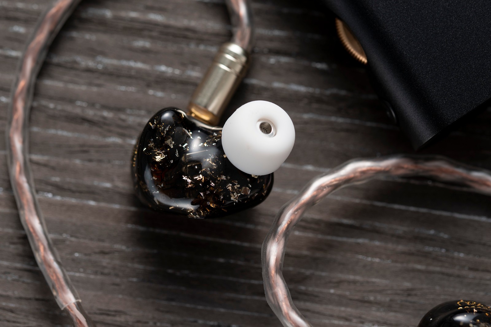 水黄鹂hifi版对比森韵乌金,森韵乌金耳机怎样