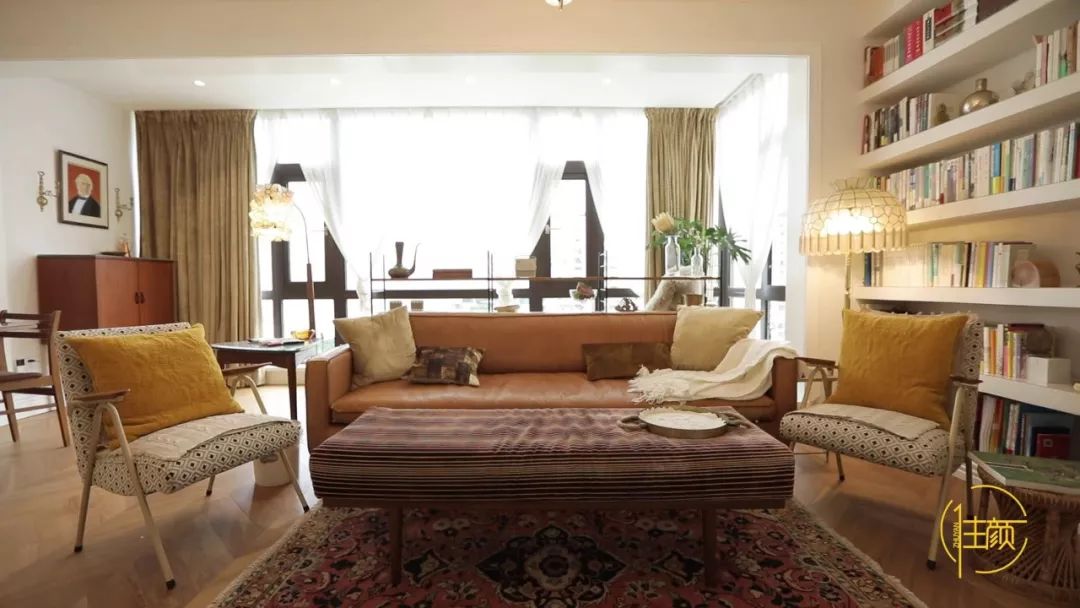 她不跟风网红款，竟花了60w把一堆旧家具搬回了家！