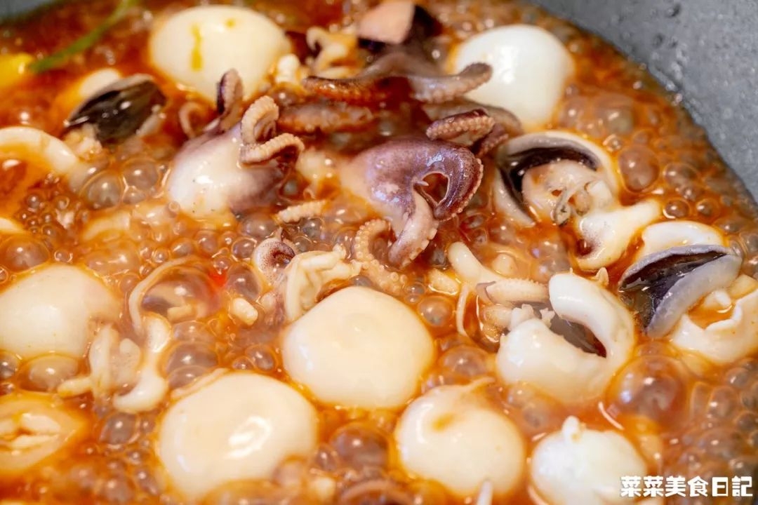 墨鱼仔带籽鱿鱼开袋即食香辣,墨鱼鱿鱼章鱼哪种好吃