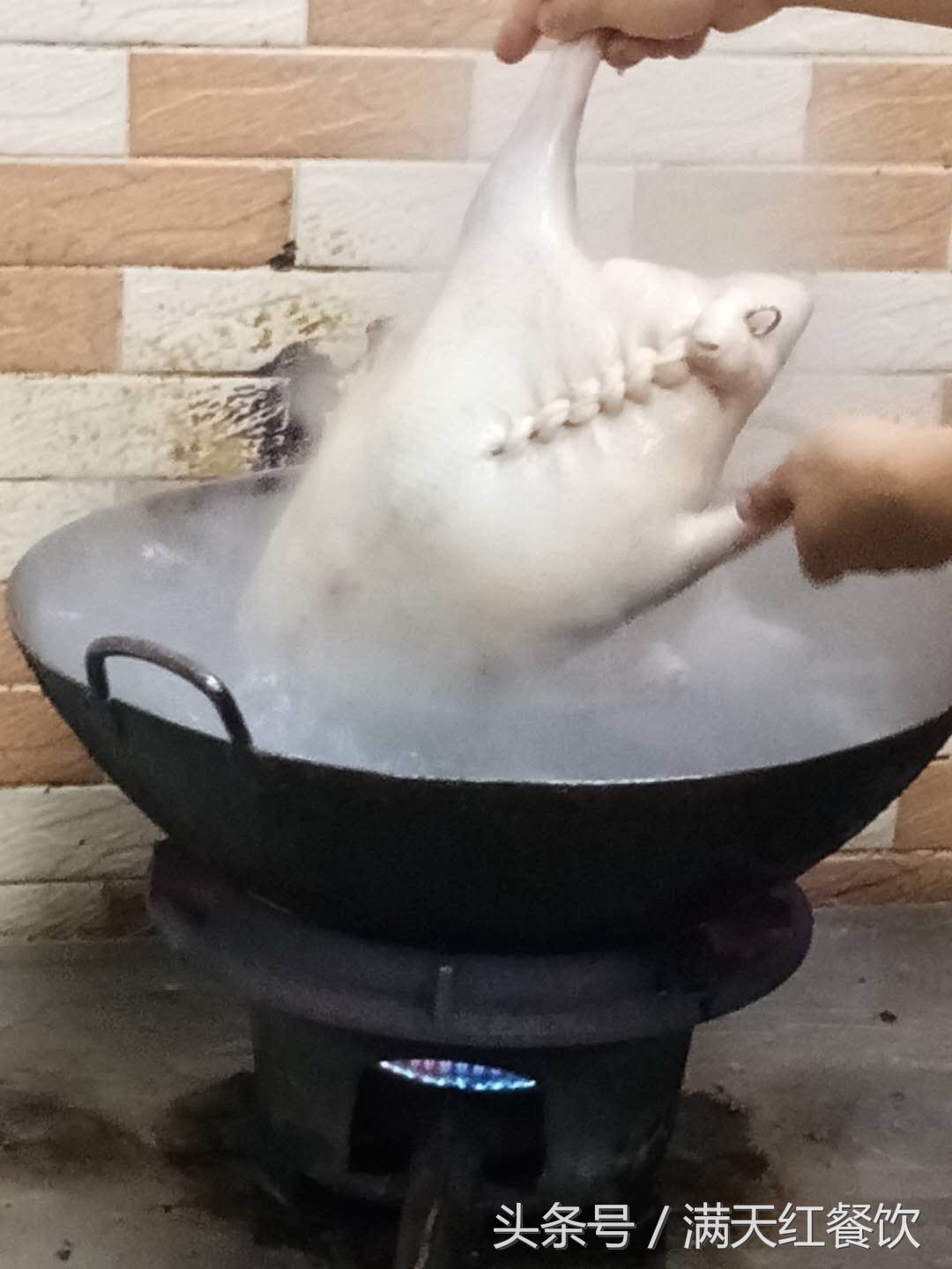 如何做才能让烧鸭更入味,怎么做出来的烧鸭皮又酥又脆