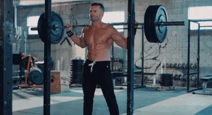 健身房一周训练计划健身动作教学,老年健身房一周健身计划表