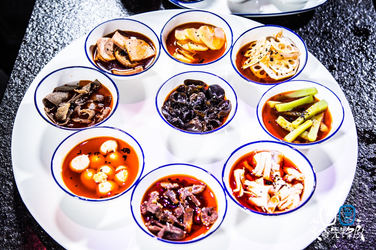 成都凌晨2点还在排队的贰麻酒馆，终于带着大熊猫来南昌了！