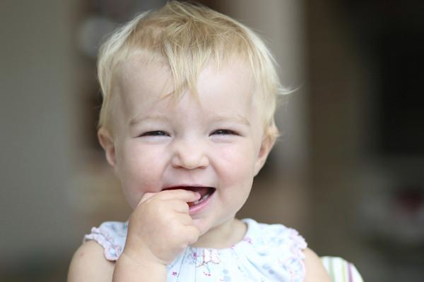 宝宝发烧不同部位凉,儿童发烧左右耳朵温度不同