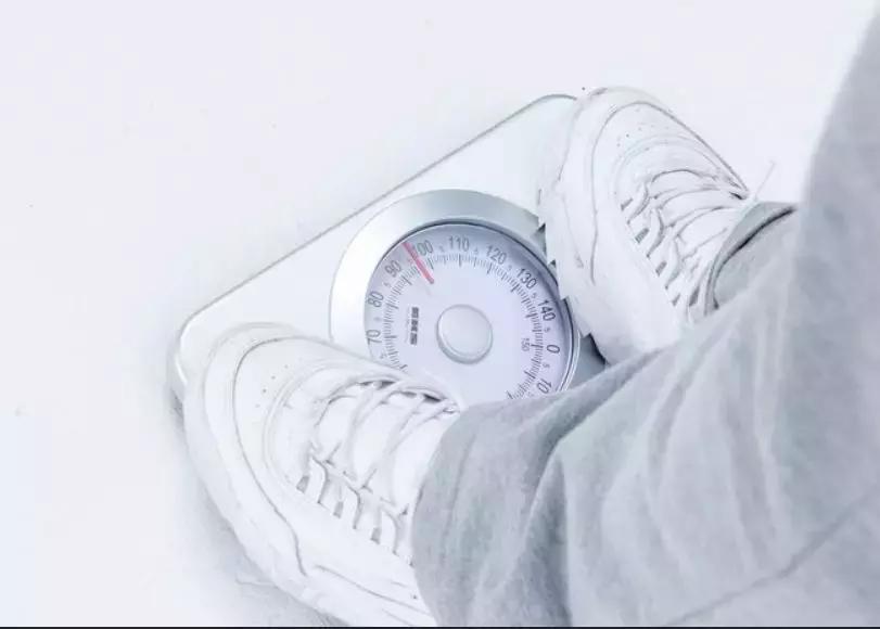 25岁小伙求爱被拒后，竟疯狂做这事……医生一句话让他崩溃难言！