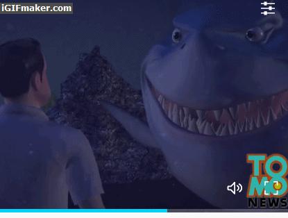 一男子跳进鲨鱼池,美国一男子跳进水族馆鱼缸