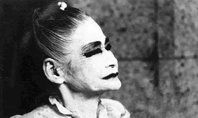 日本一*女妓**站街60年，拉客到74岁，等着一个永远等不到的嫖客