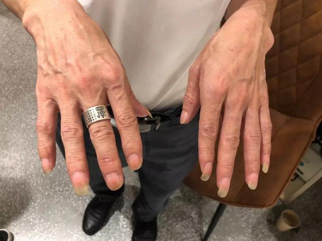 周冬雨和赵丽颖穿衣,周冬雨赵丽颖私服