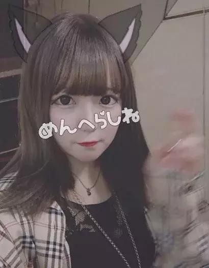 女朋友朋友圈发自拍照要点赞吗,女孩朋友圈发自拍照要不要点赞