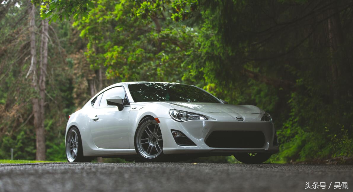 这名警察给他的FR-S换了大V8引擎，但他却不是为了追坏人