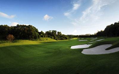 疯，遇到心眼小的邻居怎么办，她要违建又各种自私！