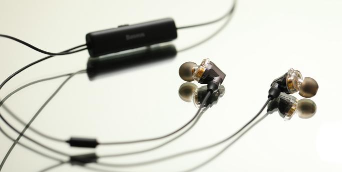 入耳式游戏耳机推荐倍思,倍思头戴式耳机玩游戏