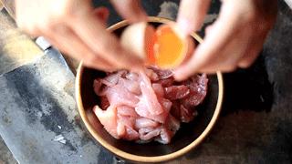 冷锅串串香不收锅底,热锅串串的做法