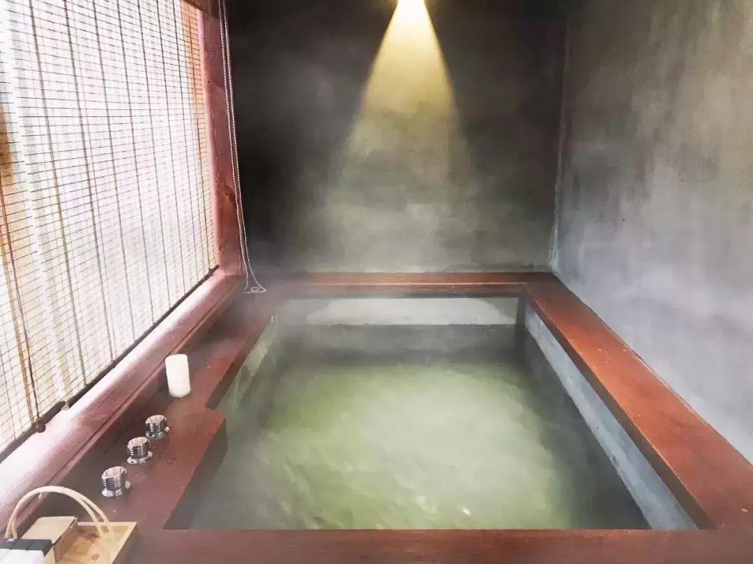 秋意浓，又到了泡温泉的好时节！南京汤山可真是个泡温泉的好地方