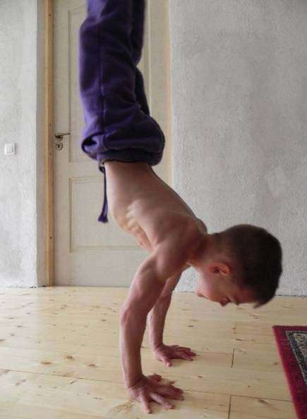 小孩也能练出全肌肉的方法,盘点那些满级练出肌肉的小孩