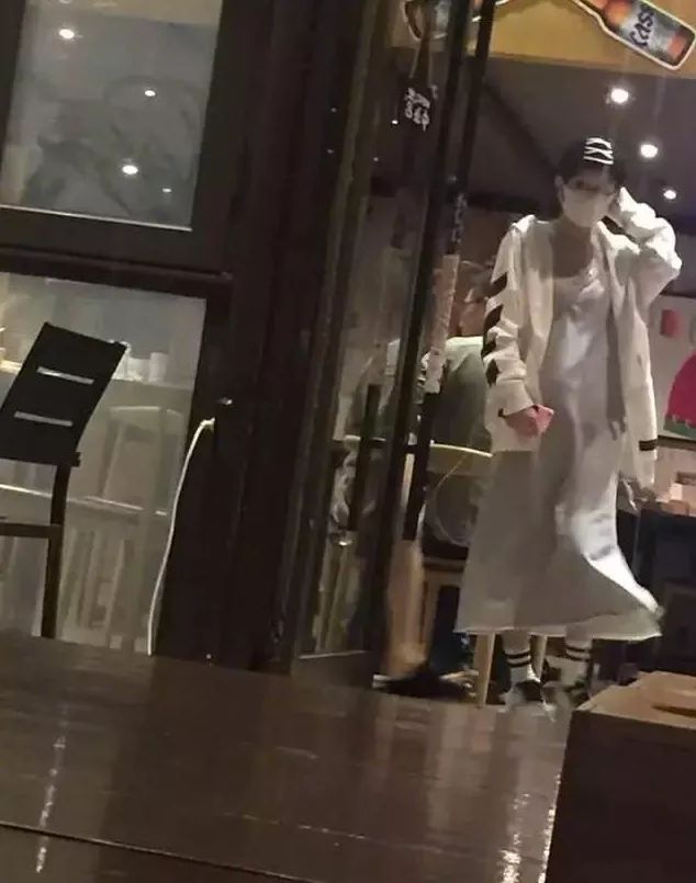 赵丽颖与冯绍峰最近之间的情况,赵丽颖冯绍峰他们两人的合唱