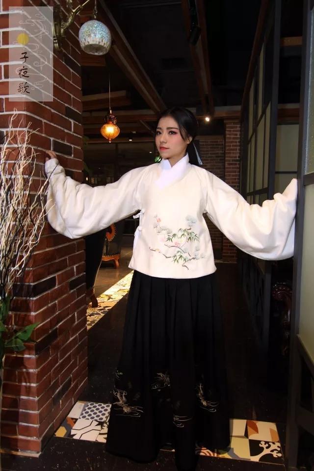 买汉服不知道自己的尺码怎么办,汉服是选尺码还是定制