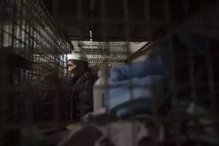 香港的棺材房是怎么样的,香港棺材房为什么那么多人住