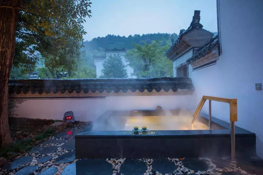 藏于山水间的温泉酒店推荐,一家来了就不想走的温泉酒店