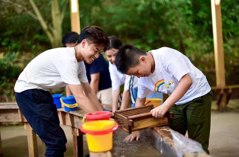 这片媲美京都的红叶之森只藏15栋梦幻树屋，杭州1.5h直达！