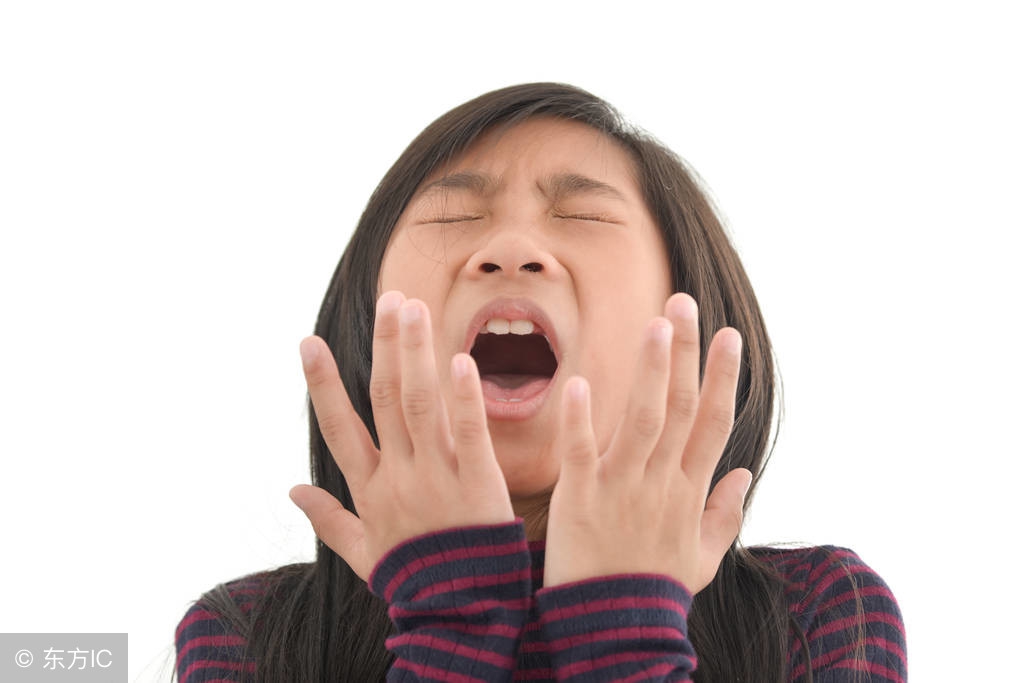 戴隐形眼镜眼睛注意事项,框架眼镜换隐形眼镜的注意事项