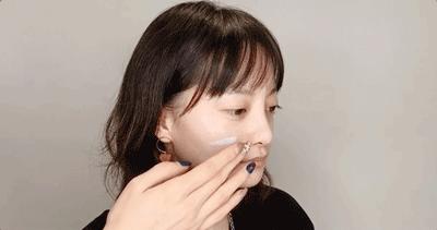 卡粉妆前怎么保湿教程,秋冬底妆起皮卡粉怎么办