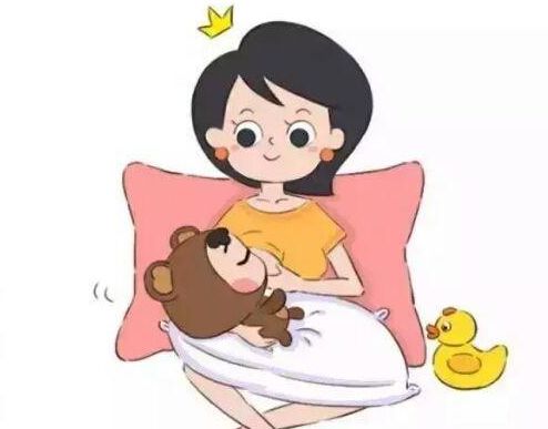 新生婴儿溢奶从鼻子里出来,新生婴儿溢奶吐奶的正确做法